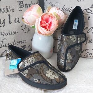 Foamtreads slippers floral velour size 9.5 comfort shoes velcro washable
